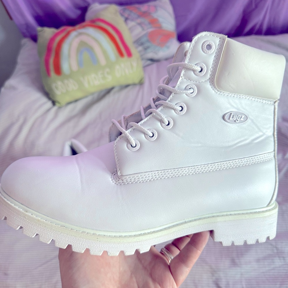 ⭐️LUGZ BOOTS, Sz. 10/41, White Leather, So Cute for the Cold!! EUC! ❄️